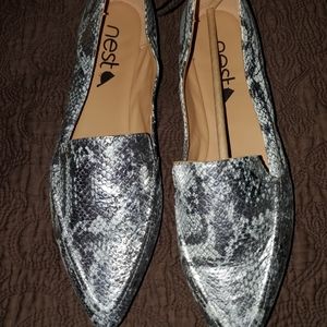 Womens flats shoes